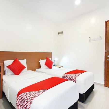 Lawten Hotel Malacca Exterior photo