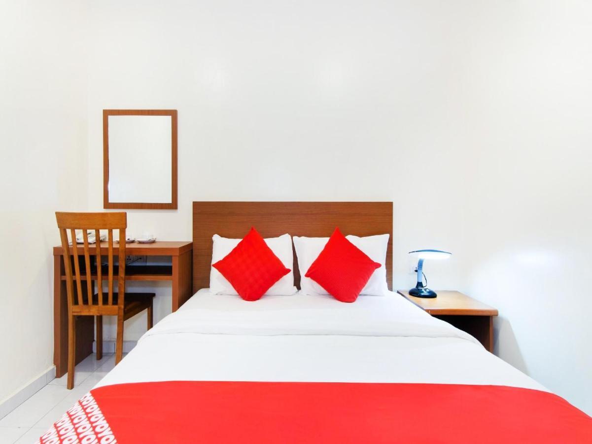 Lawten Hotel Malacca Exterior photo