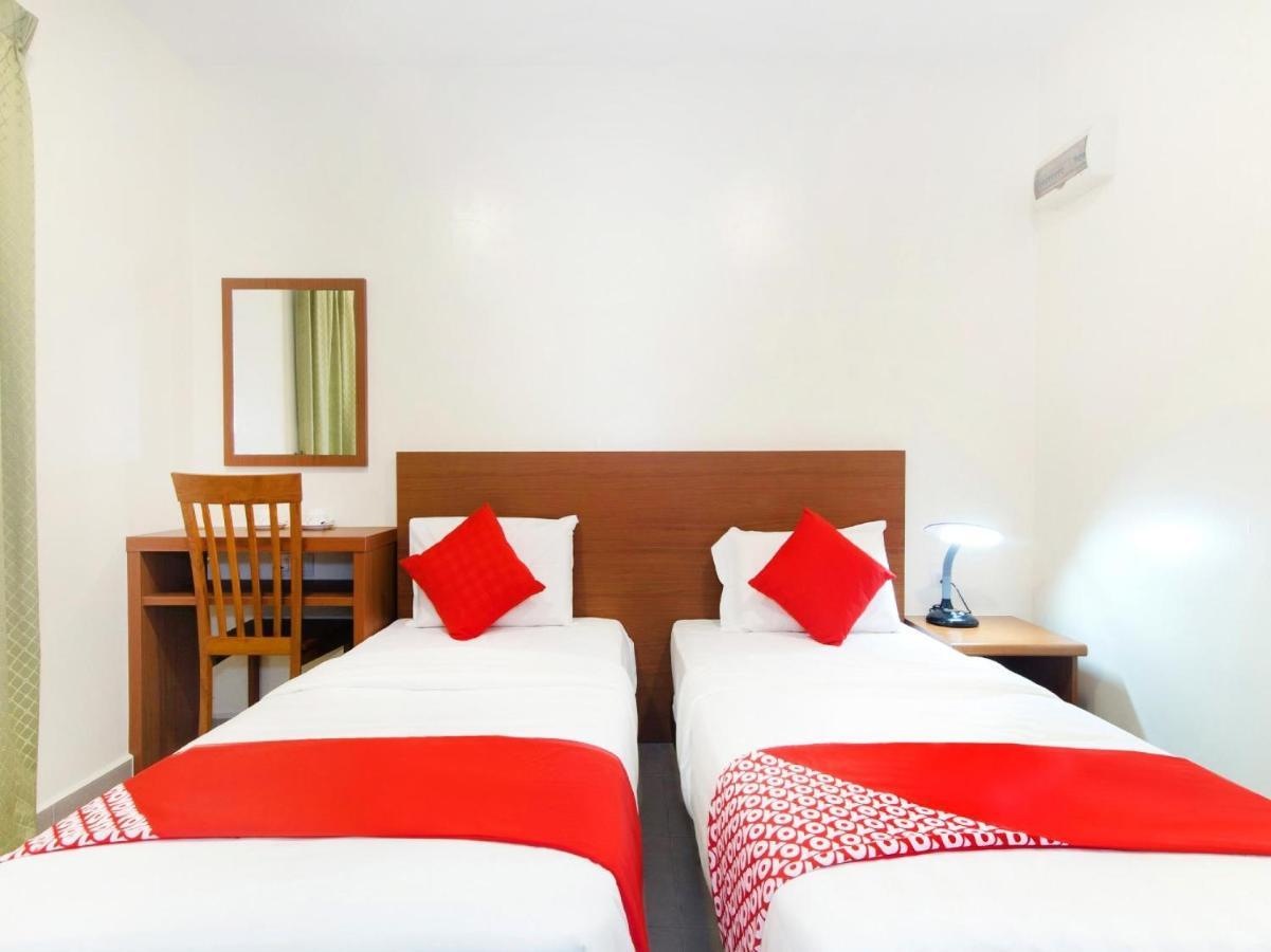 Lawten Hotel Malacca Exterior photo